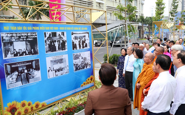 Khai mạc triển lãm ảnh 