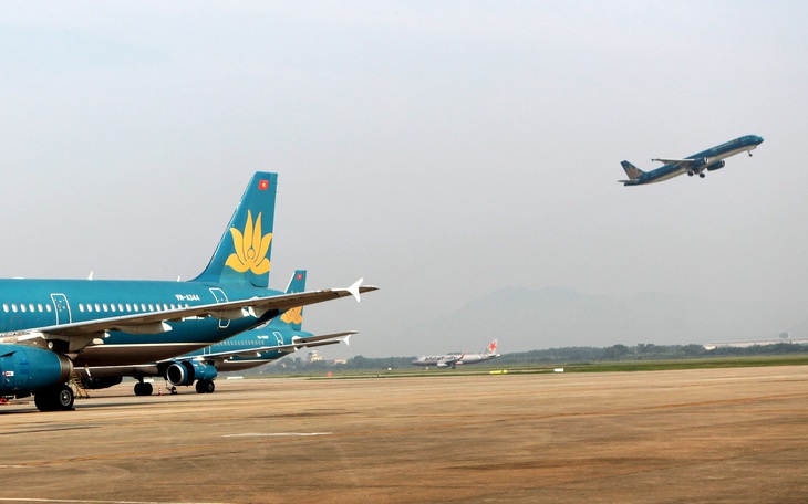 Tạm đình chỉ công tác trưởng đoàn tiếp viên Vietnam Airlines