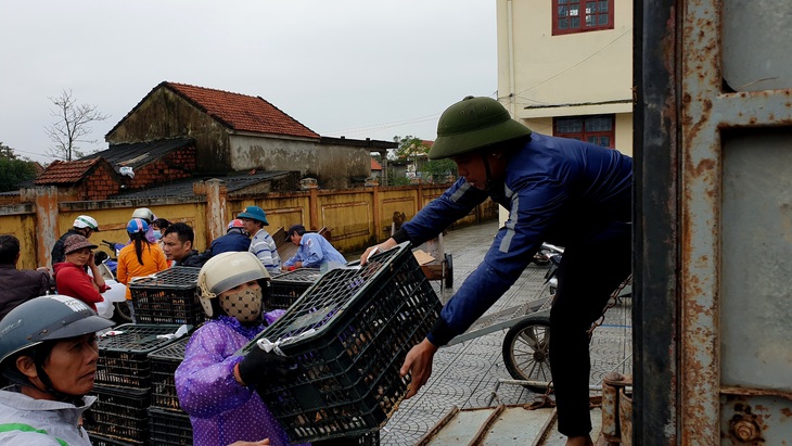 Trao sinh kế cho người dân vùng lũ Quảng Bình - Ảnh 5.