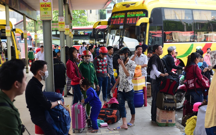 TP.HCM: Sở Giao thông vận tải yêu cầu khẩn phòng dịch COVID-19 ở bến xe, nhà ga…