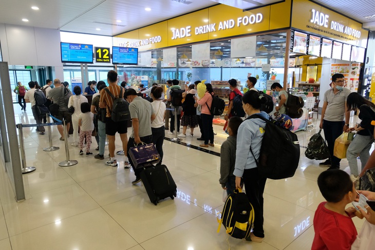 Doanh nghiệp kích hoạt chế độ thời chiến - Ảnh 1. Doanh nghiệp kích hoạt chế độ thời chiến - Ảnh 1.