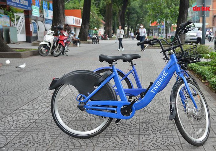 Thí điểm xe đạp công cộng Mobike  ở trung tâm TP.HCM giá 10.000 đồng/giờ - Ảnh 1.