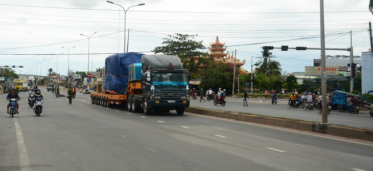 Tại nạn giao thông tại ngã tư không đèn tín hiệu khiến nữ sinh chết thảm - Ảnh 2.