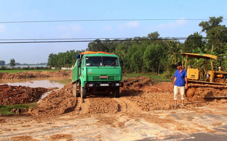 Thổi giá đất rất nguy hiểm