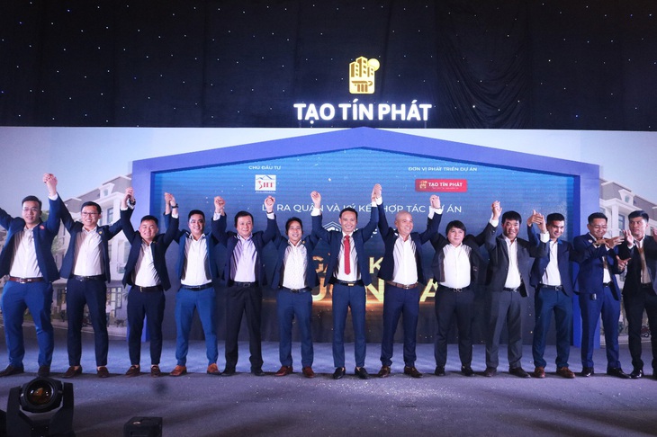 Công ty Tạo Tín Phát tổ chức lễ ký kết hợp tác và ra quân dự án Phước Điền Citizen - Ảnh 4. Công ty Tạo Tín Phát tổ chức lễ ký kết hợp tác và ra quân dự án Phước Điền Citizen - Ảnh 4.