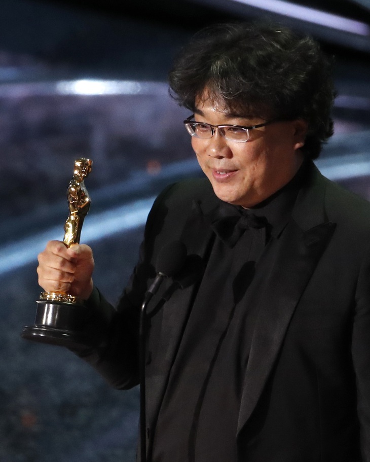 Đạo diễn Bong Joon Ho sau chiến thắng Oscar: Mọi thứ thật điên rồ! - Ảnh 3.