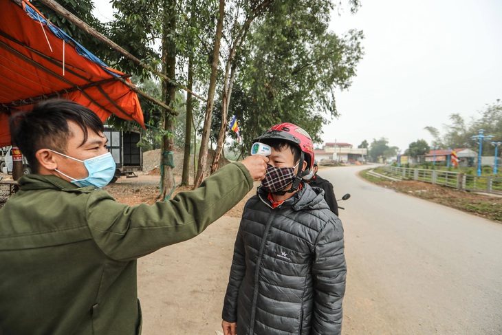 Vĩnh Phúc chống dịch COVID-19: Đủ thực phẩm, bán đúng giá cho người dân bị cách ly - Ảnh 7.