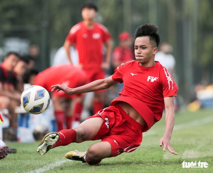 Tuyển nữ Việt Nam thua trắng U16 PVF: HLV Mai Đức Chung vẫn hài lòng - Ảnh 3.