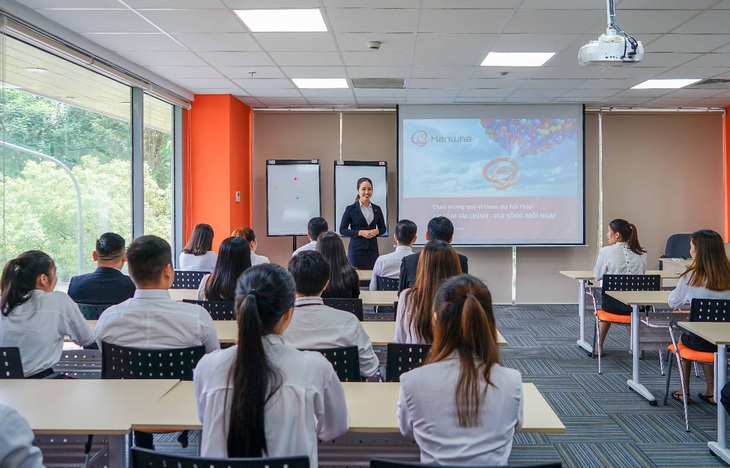 Bảo hiểm nhân thọ Việt Nam: được gì từ cuộc đua nghìn tỉ? - Ảnh 1. Bảo hiểm nhân thọ Việt Nam: được gì từ cuộc đua nghìn tỉ? - Ảnh 1.