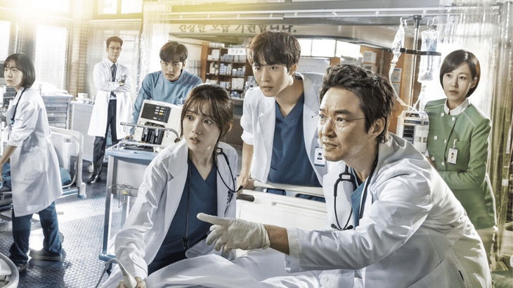 Dr Romantic 2: Cuộc chiến bảo vệ y đức - Ảnh 1.