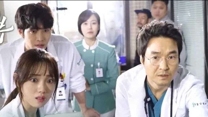 Dr Romantic 2: Cuộc chiến bảo vệ y đức - Ảnh 3.