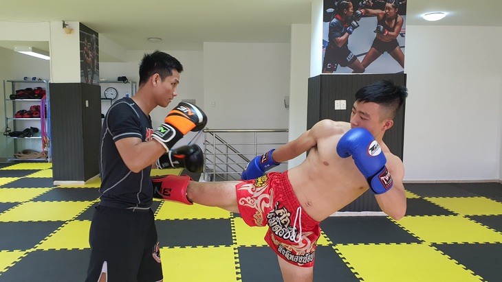 Đi tìm bụng 6 múi - Kỳ 2: Thay đổi mình với MMA - Ảnh 2.