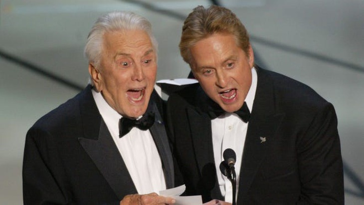 Huyền thoại điện ảnh Mỹ Kirk Douglas qua đời ở tuổi 103 - Ảnh 2.