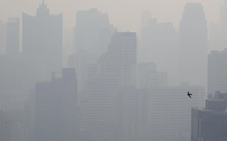 Chỉ số bụi mịn PM2.5 tại thủ đô của Thái Lan gấp gần 10 lần so với ngưỡng an toàn của WHO - Ảnh 2.