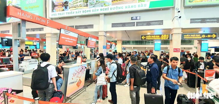 Jetstar Pacific tăng phí ngay mùa dịch COVID-19 - Ảnh 1.