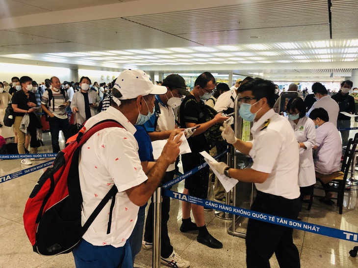 Hành khách trên chuyến bay VN50 từ London đi TP.HCM âm tính với COVID-19 - Ảnh 1. Hành khách trên chuyến bay VN50 từ London đi TP.HCM âm tính với COVID-19 - Ảnh 1.