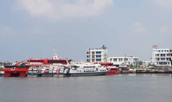 Kiên Giang thu hồi thông báo cấm khách 13 tỉnh thành ra đảo - Ảnh 1. Kiên Giang thu hồi thông báo cấm khách 13 tỉnh thành ra đảo - Ảnh 1.