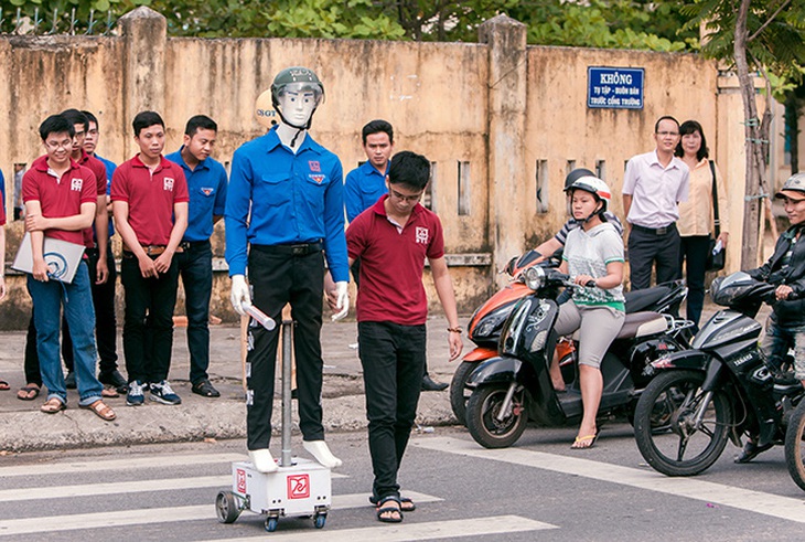 Tiếp cận lò đào tạo điện - điện tử tại Đai học Duy Tân - Ảnh 17.