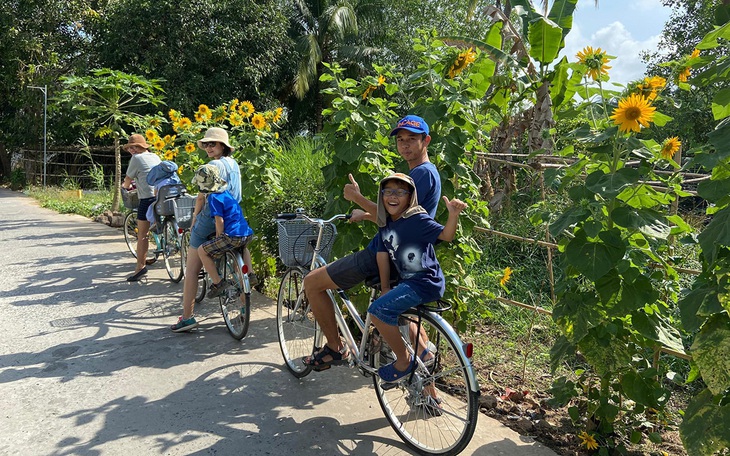 Du lịch dồn sức cho nội địa, tour trong nước đua nhau giảm sâu