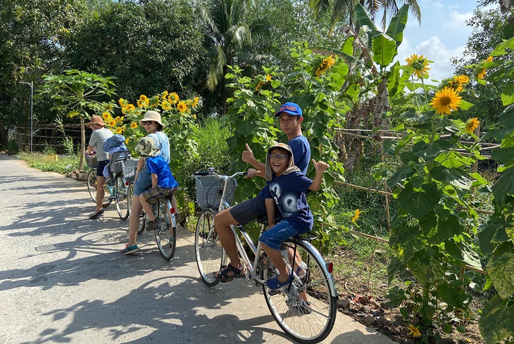 Du lịch dồn sức cho nội địa, tour trong nước đua nhau giảm sâu - Ảnh 1.