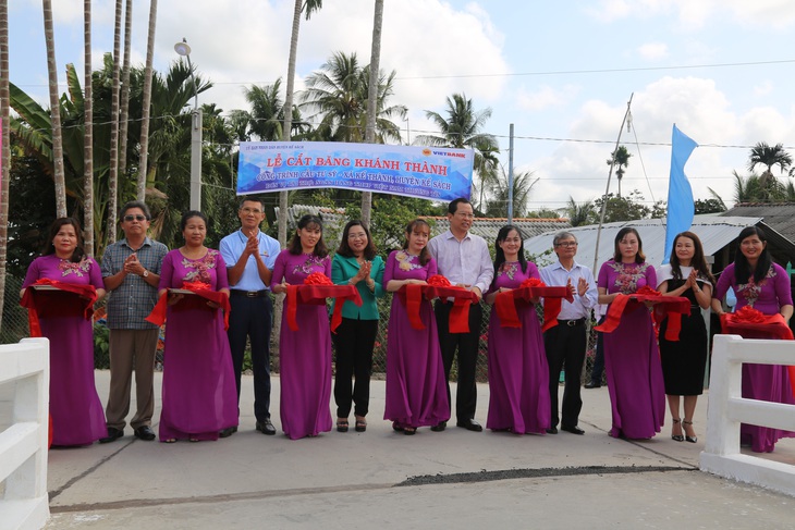 Vietbank khánh thành cầu giao thông nông thôn tại tỉnh Sóc Trăng - Ảnh 1.