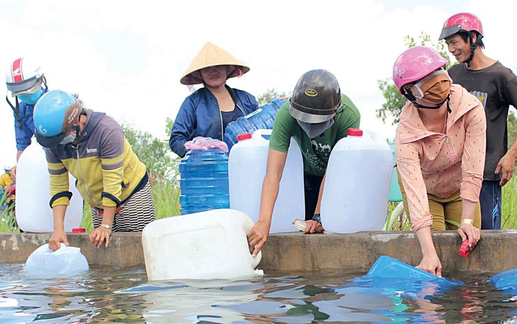 Giải khát hạn mặn: Nước xuống mừng hết biết mừng! - Ảnh 1.