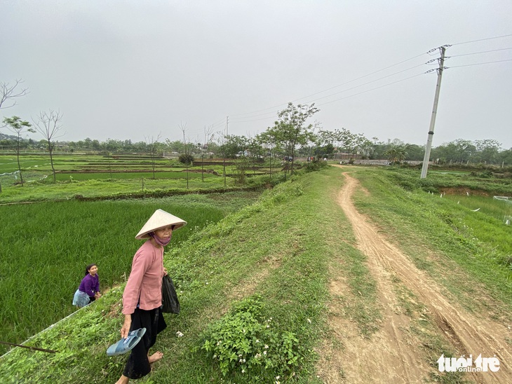 Cò thổi giá đất, xe hơi ùn ùn đổ về Đồng Trúc lướt sóng bất chấp COVID-19 - Ảnh 7.