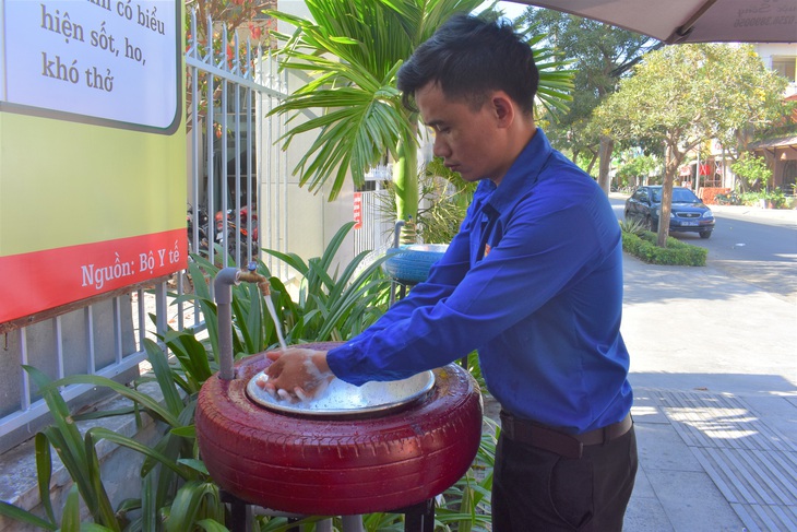 Sáng kiến làm máy rửa tay phun sương diệt khuẩn nơi công cộng - Ảnh 4.