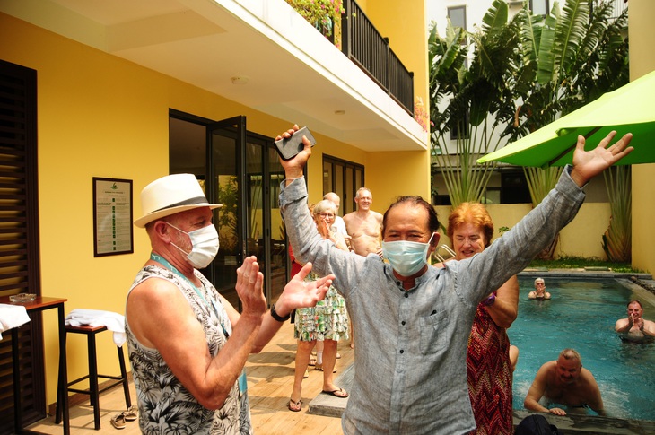Những vị khách vui vẻ ở Hội An - Ảnh 7. Những vị khách vui vẻ ở Hội An - Ảnh 7.