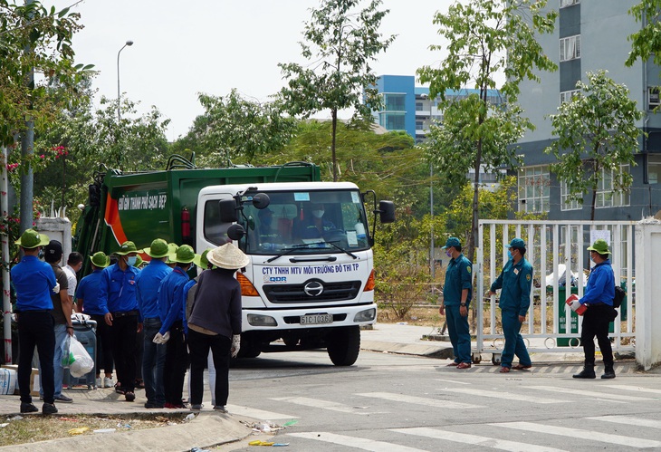 Ngừng việc, mất việc do COVID-19: Cách nào đỡ thiệt thòi? - Ảnh 1.