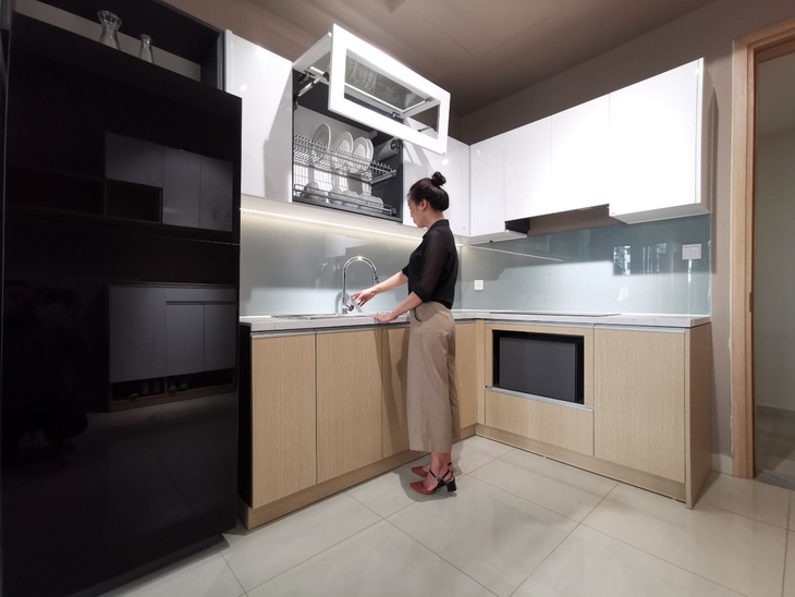 Doanh nghiệp bảo vệ khách hàng mùa COVID-19 - Ảnh 1. Doanh nghiệp bảo vệ khách hàng mùa COVID-19 - Ảnh 1.