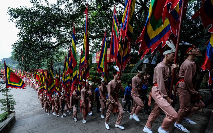 Lễ hội đền Hùng bỏ hết phần hội đông người, chỉ dâng hương gọn nhẹ vì corona