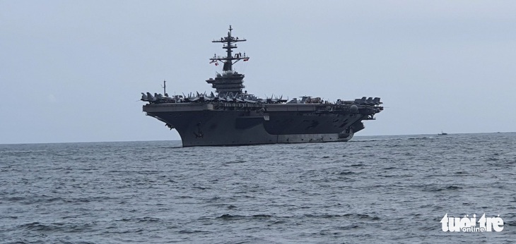 Tàu sân bay USS Theodore Roosevelt của Mỹ đã thả neo ở vịnh Đà Nẵng - Ảnh 3.