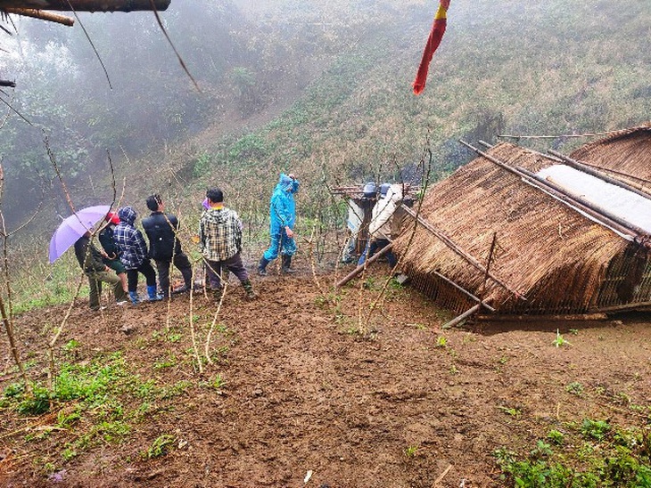 Một phụ nữ dân tộc Mông nghi bị sát hại dã man trên đồi - Ảnh 1.