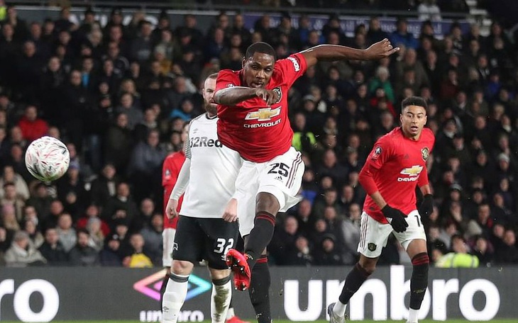 Tân binh Ighalo lập cú đúp giúp Man Utd thắng dễ ở Cúp FA