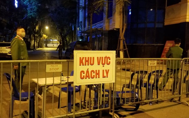 Hà Nội cách ly hoàn toàn một đoạn phố Trúc Bạch sau khi có 1 ca COVID-19