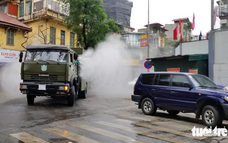 Rà soát suốt đêm, Hà Nội đã tìm và cách ly những ai liên quan bệnh nhân thứ 17?