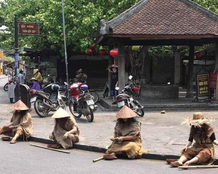 Nhóm giả ‘cái bang’ Hội An: ‘Chúng tôi xin lỗi’ - Ảnh 2.