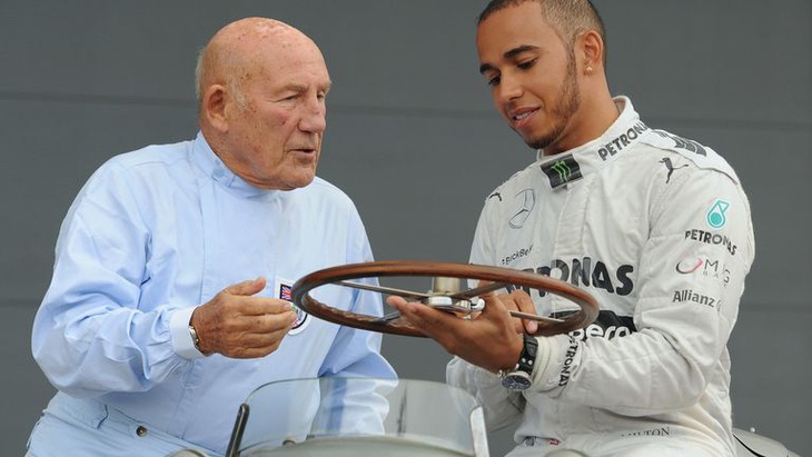 Huyền thoại F1 Sir Stirling Moss qua đời ở tuổi 90 - Ảnh 1.