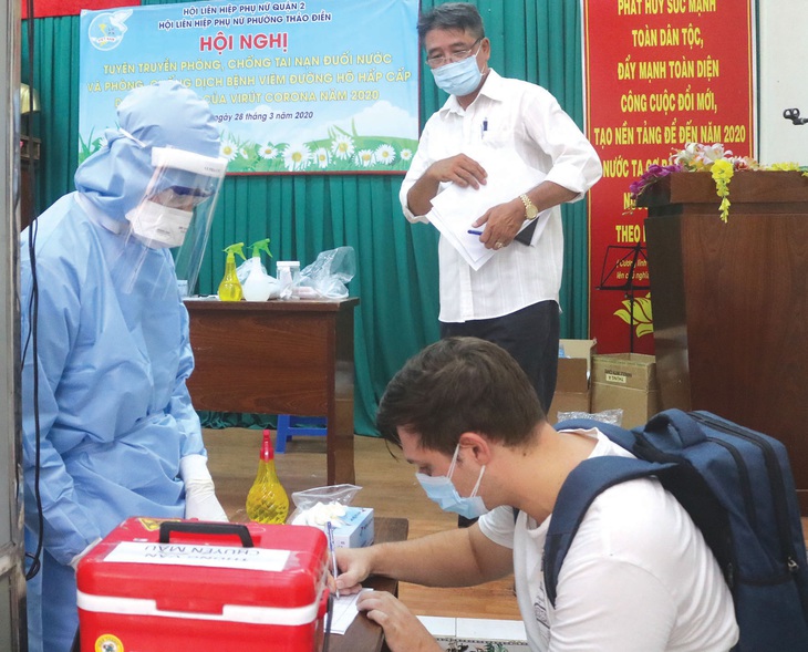 Những bước chân ở tuyến đầu chống dịch - Ảnh 3. Những bước chân ở tuyến đầu chống dịch - Ảnh 3.