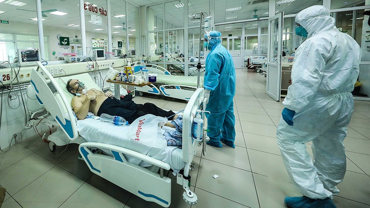 Đội ngũ y tế căng mình vì sự sống - Ảnh 2. Đội ngũ y tế căng mình vì sự sống - Ảnh 2.