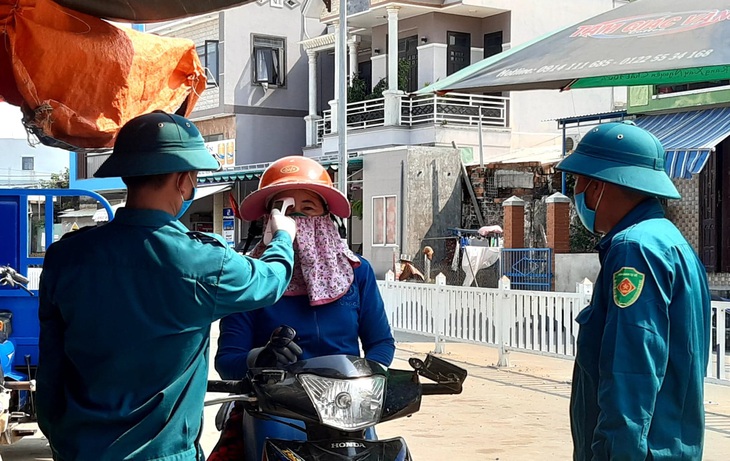 Quảng Nam: bà con đừng về quê lúc này, nếu khó khăn tỉnh và hội đồng hương sẽ hỗ trợ - Ảnh 1.