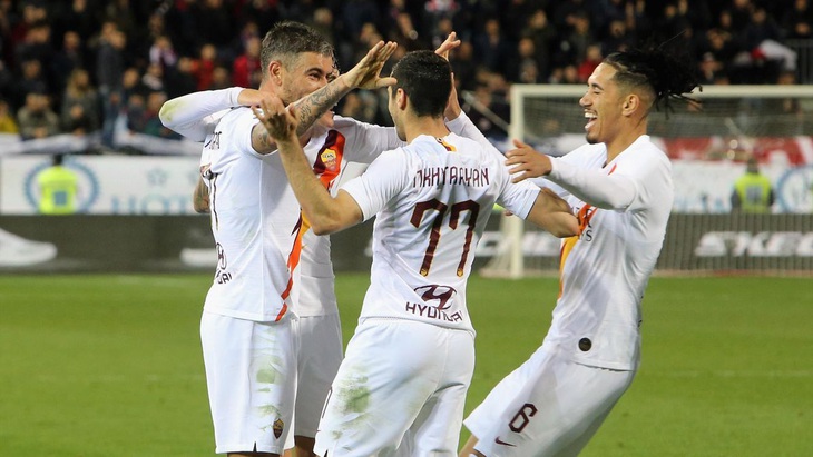 Cầu thủ AS Roma không nhận lương 4 tháng để giúp đội bóng - Ảnh 1.