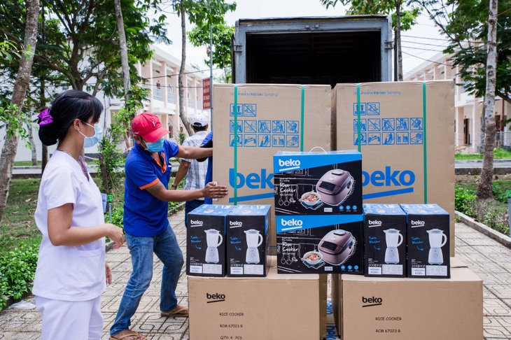 Chuyến xe quà tặng của Beko đến nơi tuyến đầu chống dịch - Ảnh 3.