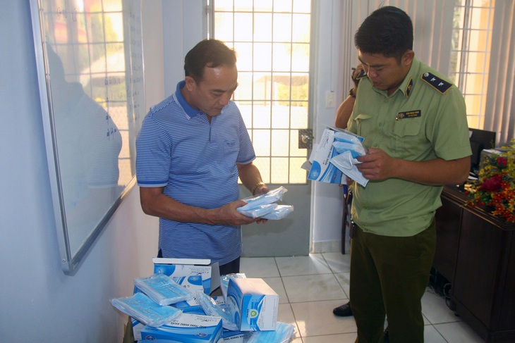 Đồng Nai điều chỉnh thầu mua khẩu trang cho trường học, bớt được 1 tỉ đồng - Ảnh 1. Đồng Nai điều chỉnh thầu mua khẩu trang cho trường học, bớt được 1 tỉ đồng - Ảnh 1.