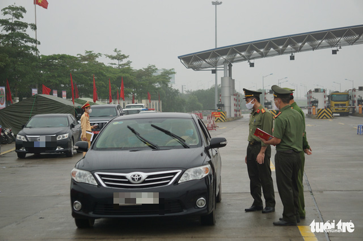 Thủ tướng xuất cấp vật tư, trang thiết bị cho Bộ Quốc phòng chống dịch COVID-19 - Ảnh 1.