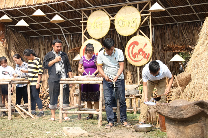 Cả nhà bên nhau trong Vui cùng con cháu của MC Quyền Linh - Ảnh 1.