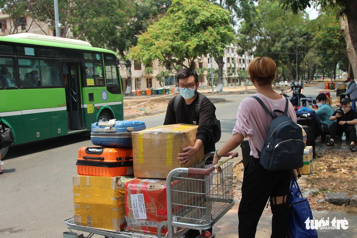 Hai khu cách ly lớn nhất TP.HCM chỉ còn hơn 200 người - Ảnh 5. Hai khu cách ly lớn nhất TP.HCM chỉ còn hơn 200 người - Ảnh 5.