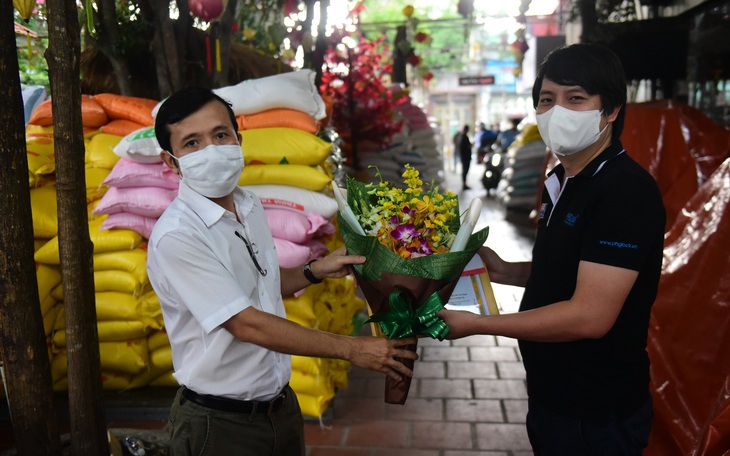 Báo Tuổi Trẻ trao danh hiệu "Bạn đồng hành quanh tôi" cho chủ nhân ‘ATM gạo’