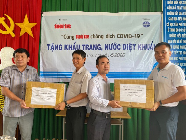 Cùng Tuổi Trẻ chống dịch COVID-19 đến với trường ven Cần Thơ - Ảnh 1.